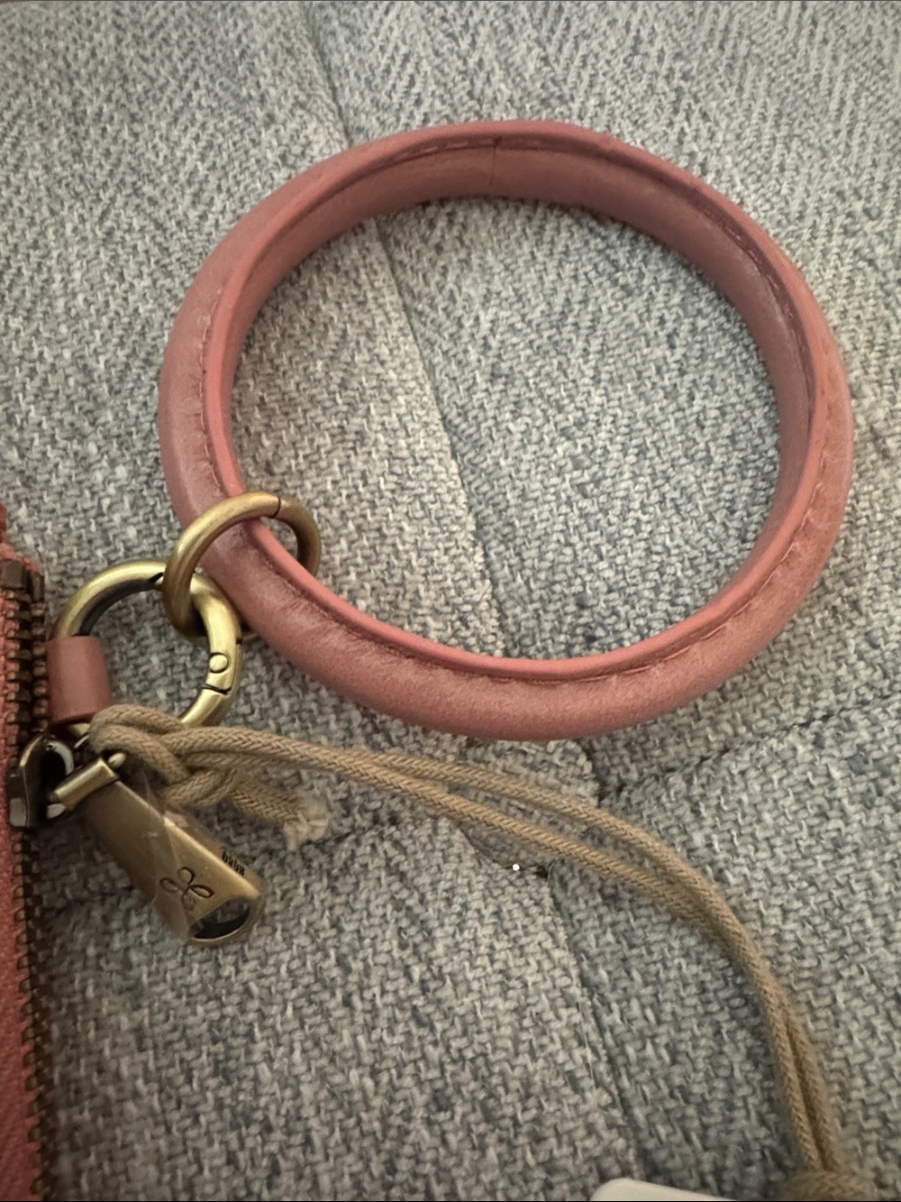 NWT, HOBO ring card wristlet . - Picture 3 of 7